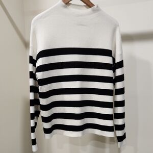 Nicole Miller Cream and Black Knit Top